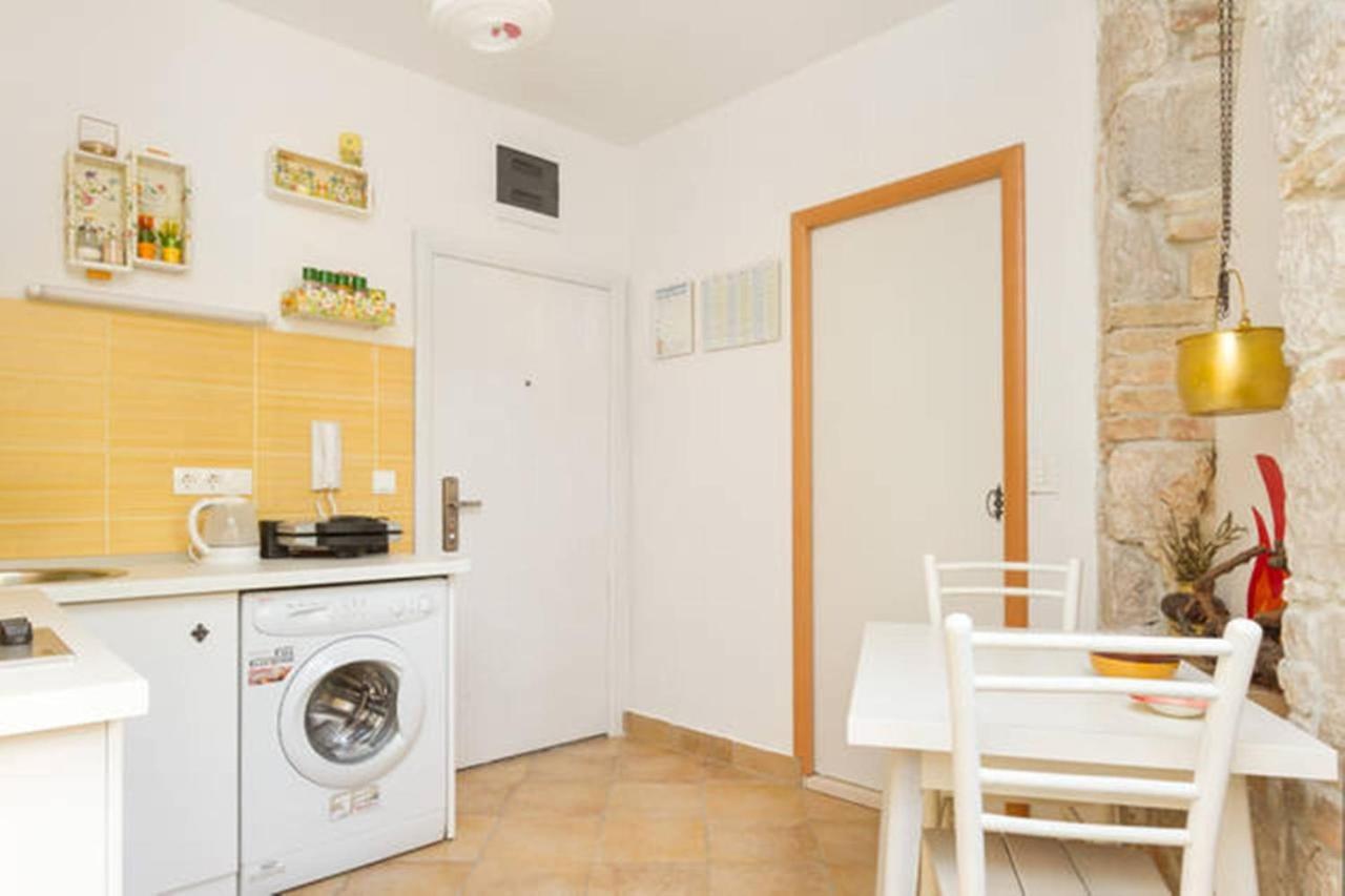 Studio Apartment Sretna Split Ngoại thất bức ảnh